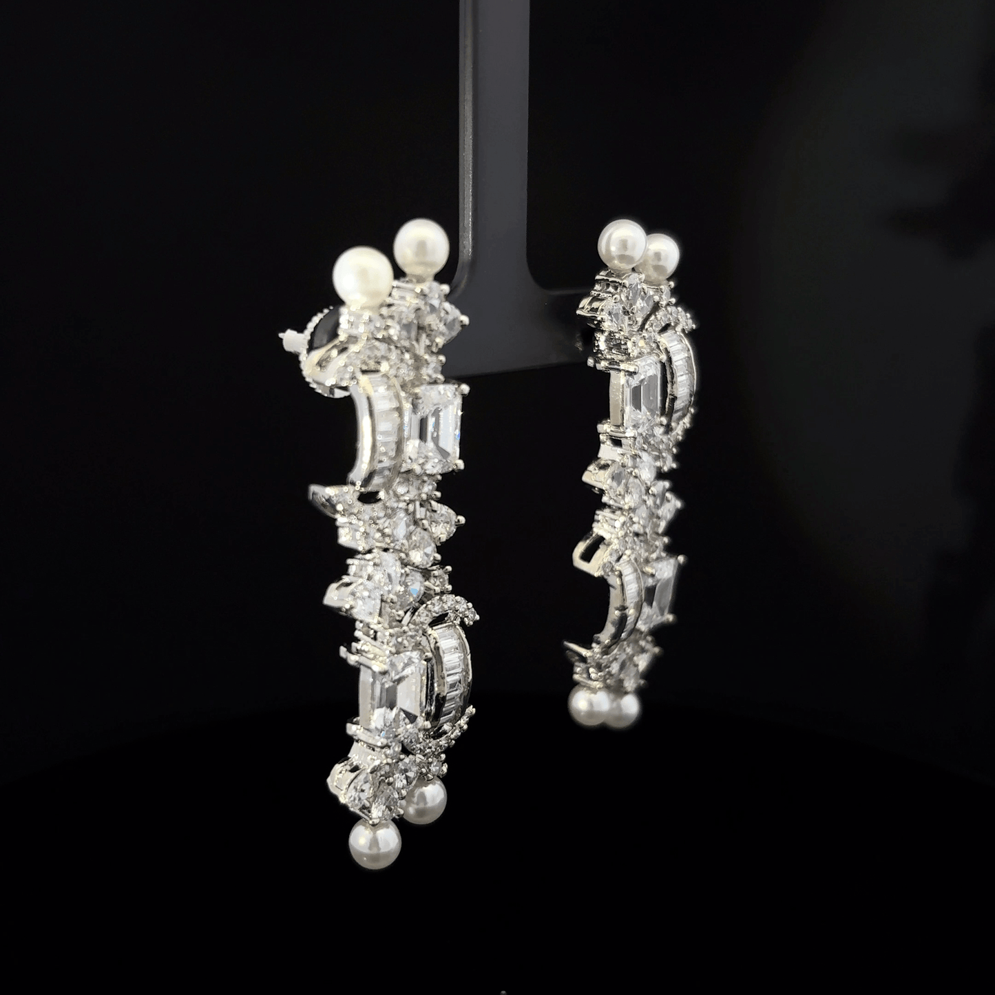 Elegant Silver and Pearl Chokar