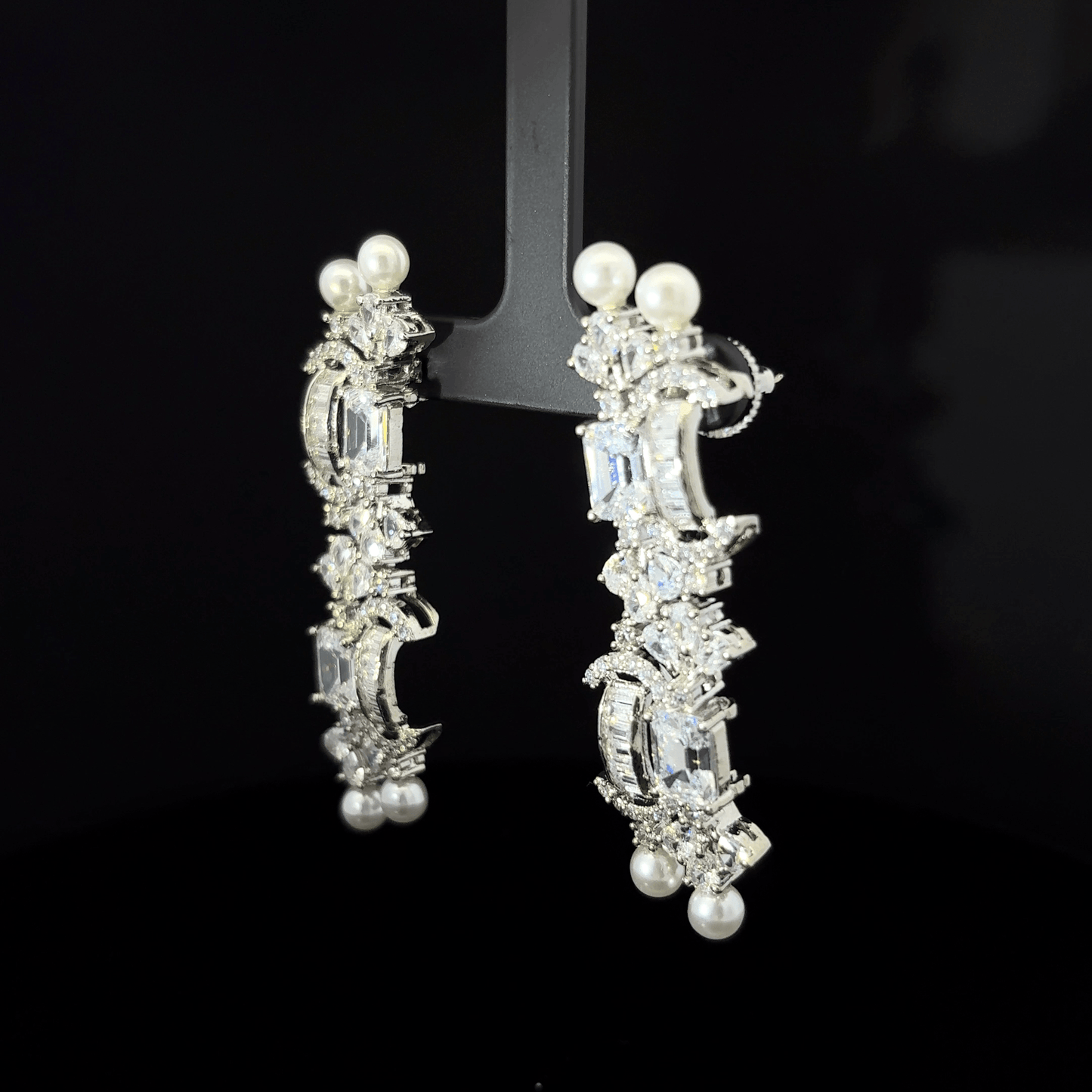 Elegant Silver and Pearl Chokar