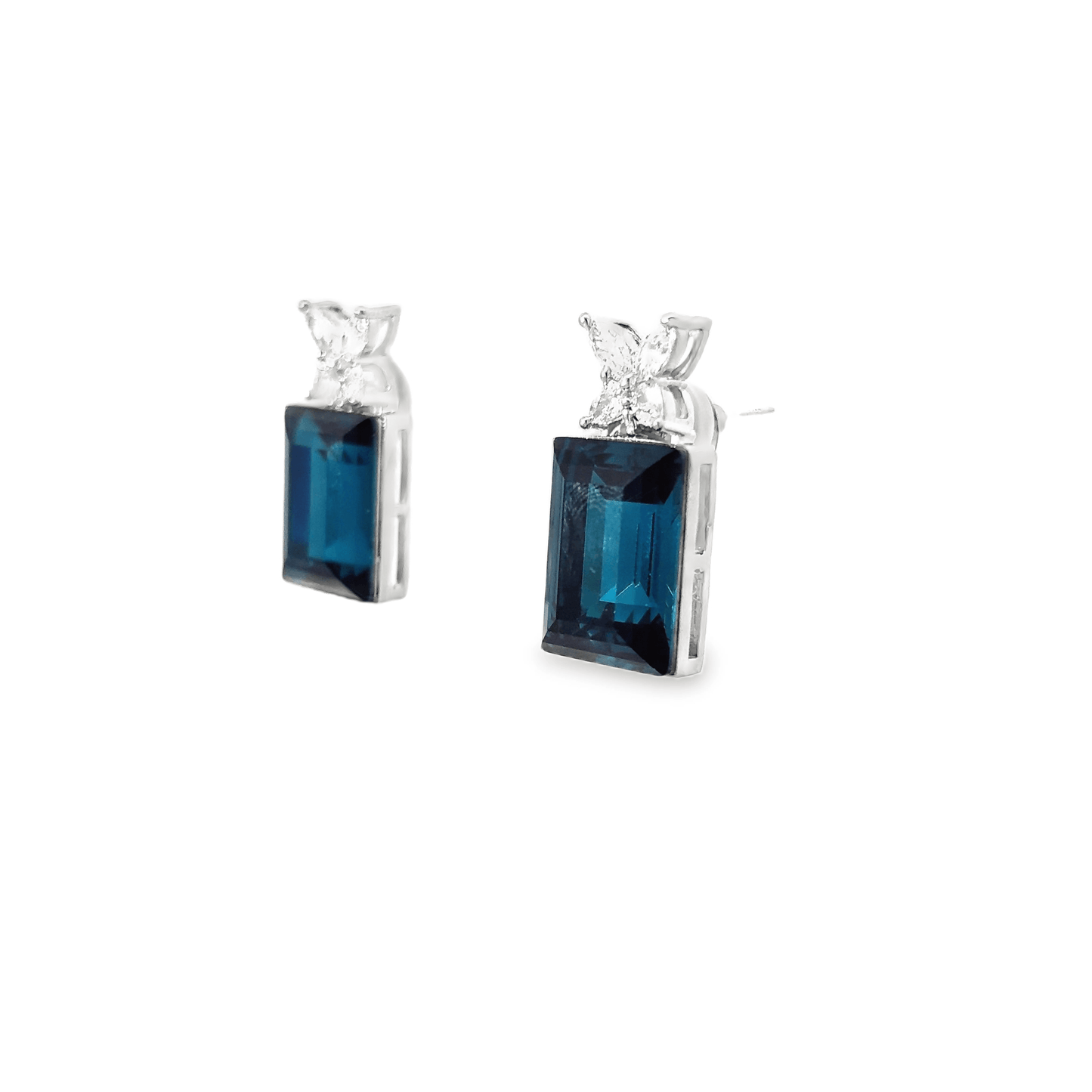 Elegant Sapphire Blue Crystal Pendant Set