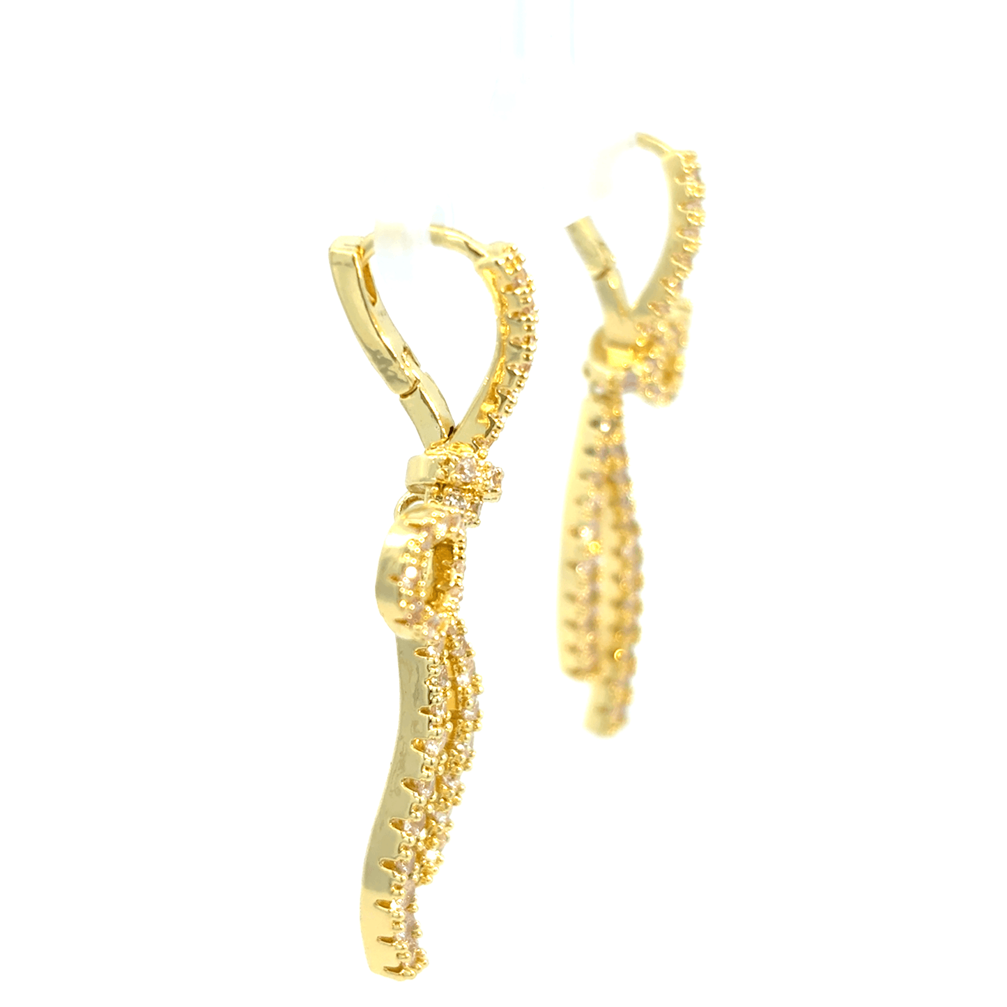 Gold Dangle Earrings with Brilliant-Cut Diamonds