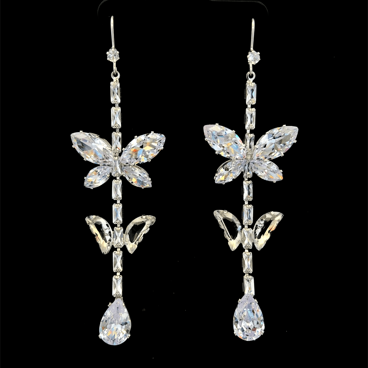 Elegant Silver Dangle Necklace and Earrings with Brilliant Crystal Drops