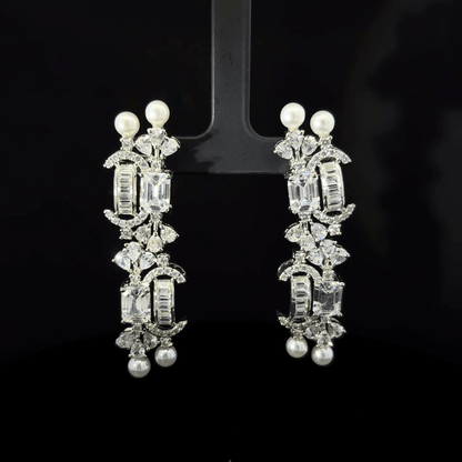Elegant Silver and Pearl Chokar