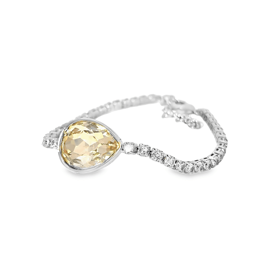 Elegant Teardrop Bracelet