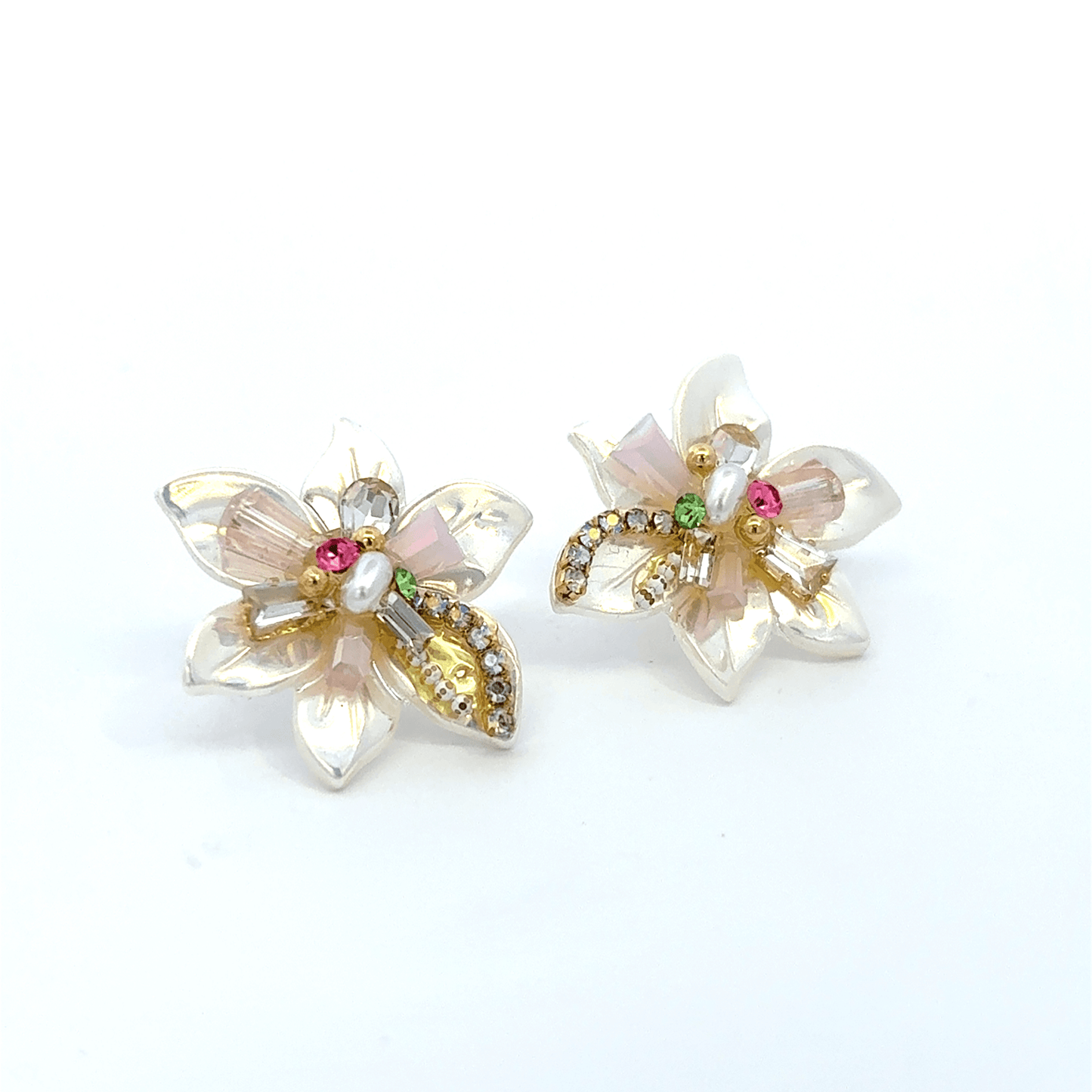 MOP(Mother of Pearl Plate) Off White Crystal Stud Earrings